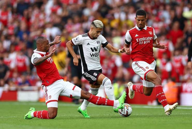 关于浓眉哥与80激战阿森纳分钟，出色防守胜负难料！，萨拉赫焦点对战全场沸腾不已的信息